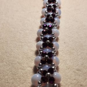 Kisses and hugs glass beaded bracelet